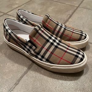 BURBERRY Mens Vintage Check Slip-On Sneaker Size 44 US Size 11